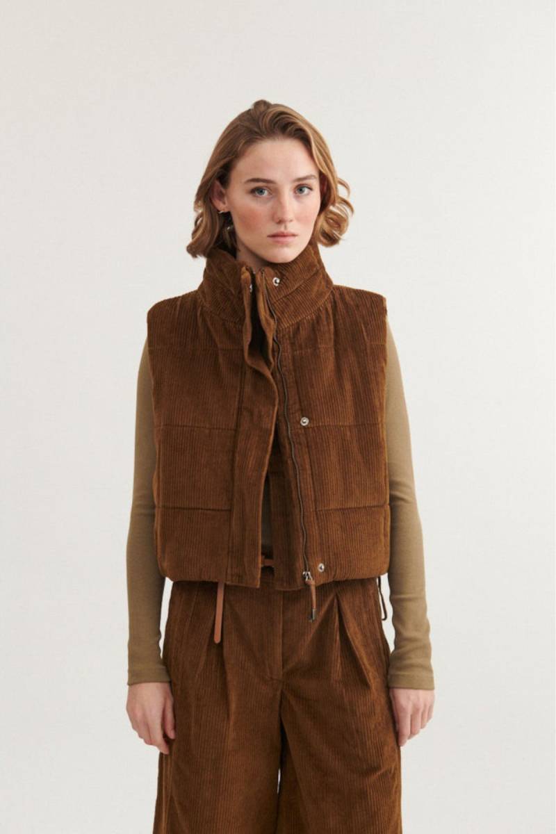 Weste Isa Cord Braun von Basic Apparel