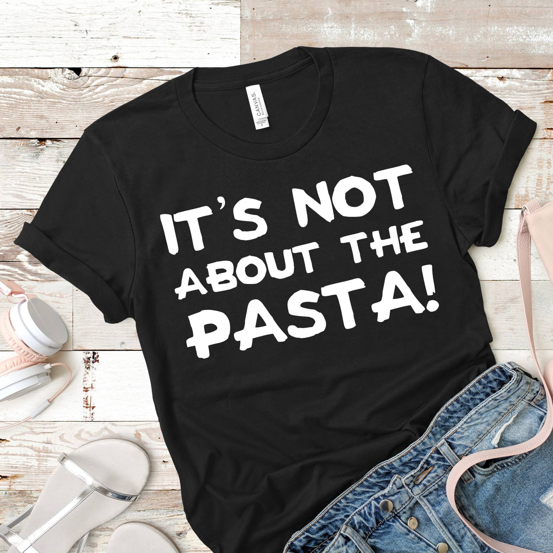 Es Geht Nicht Um Die Pasta | James Kennedy Zitat Unisex Kurzarm Shirt Mehrere Farboptionen Auf Bestellung Es Geht Nicht Um Die Pasta | James Kennedy Zitat Unisex Kurzarm Shirt Mehrere Farboptionen Auf Bestellung von BasicBitchDesigns