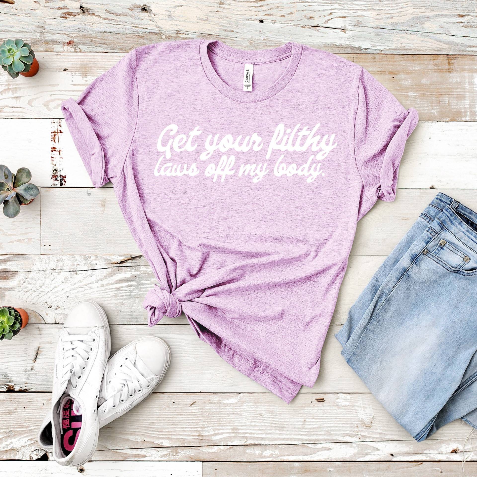 Get Your Filthy Laws Off My Body | Unisex Kurzarm Shirt Mehrere Farboptionen Auf Bestellung von BasicBitchDesigns