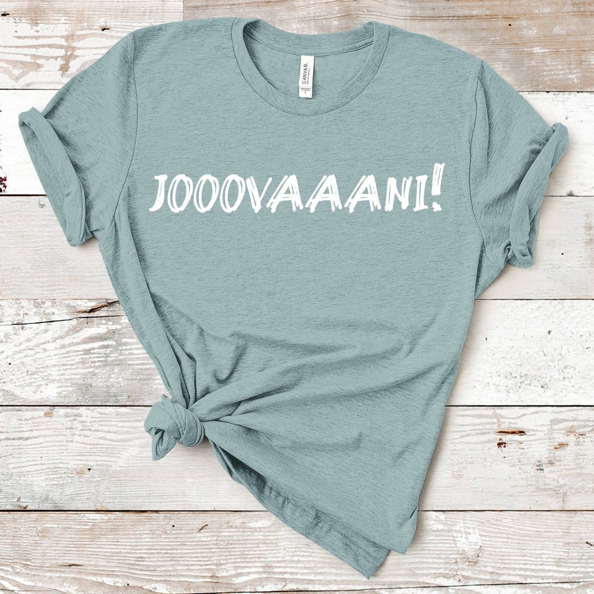 Jovanni | Rhony Zitat Unisex Kurzarm Shirt Mehrere Farboptionen Auf Bestellung Jovanni | Rhony Zitat Unisex Kurzarm Shirt Mehrere Farboptionen Auf Bestellung von BasicBitchDesigns