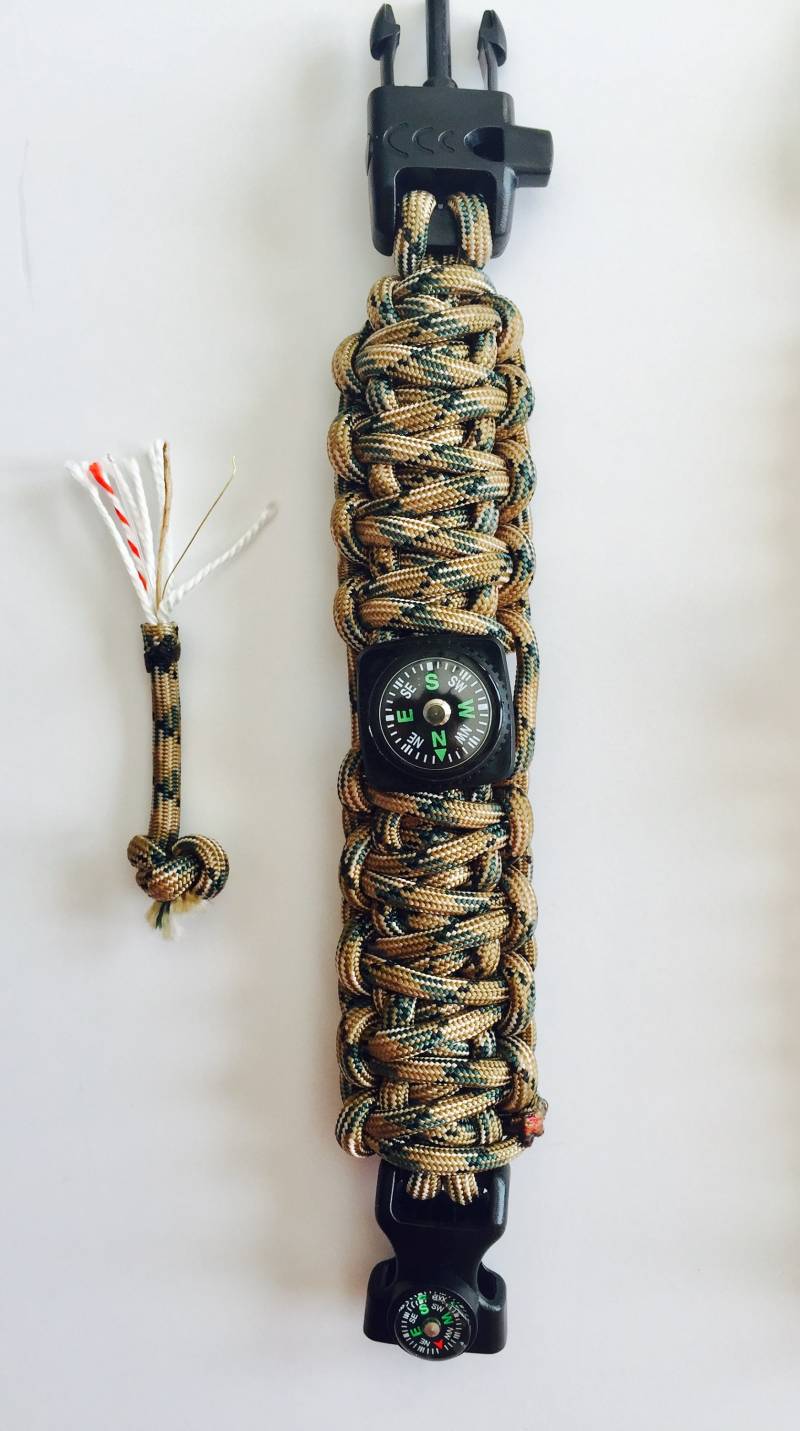 Handgemachte Paracord Ultimate Survival Armband Handgemachte Paracord Ultimate Survival Armband von BasicSurvival