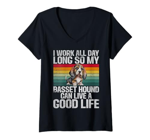 Damen Ich arbeite den ganzen Tag, Mein Basset Hound kann gut Leben, Basset Hound. T-Shirt mit V-Ausschnitt von Basset Hound Gifts