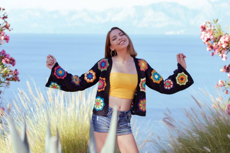 Gehäkelte Oma Square Strickjacke Boho Kurz Baumwolljacke von BastKnitwear