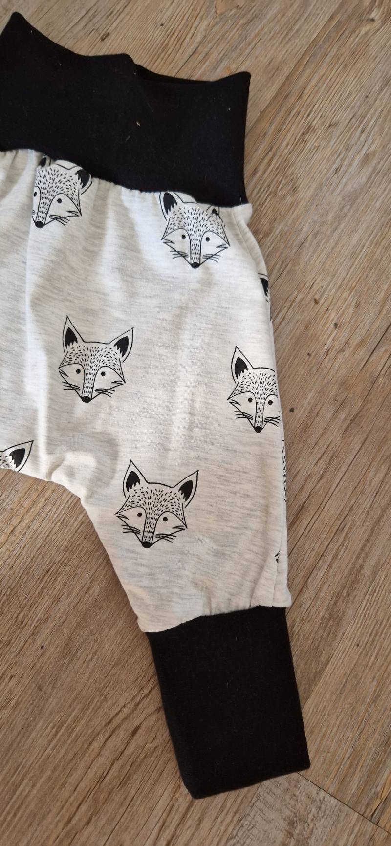 Handemade Babypumphose Gr. 68 von Bastelfeesladen