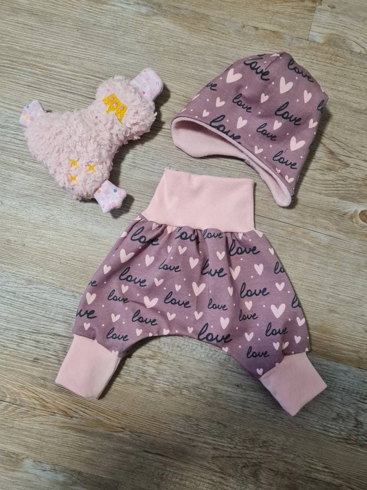 Handemade Babyset Pumphose Und Mütze in Gr.56 Handemade Babyset Pumphose Und Mütze in Gr.56 von Bastelfeesladen