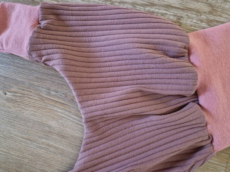 Handmade Babypumphose Gr. 74 von Bastelfeesladen