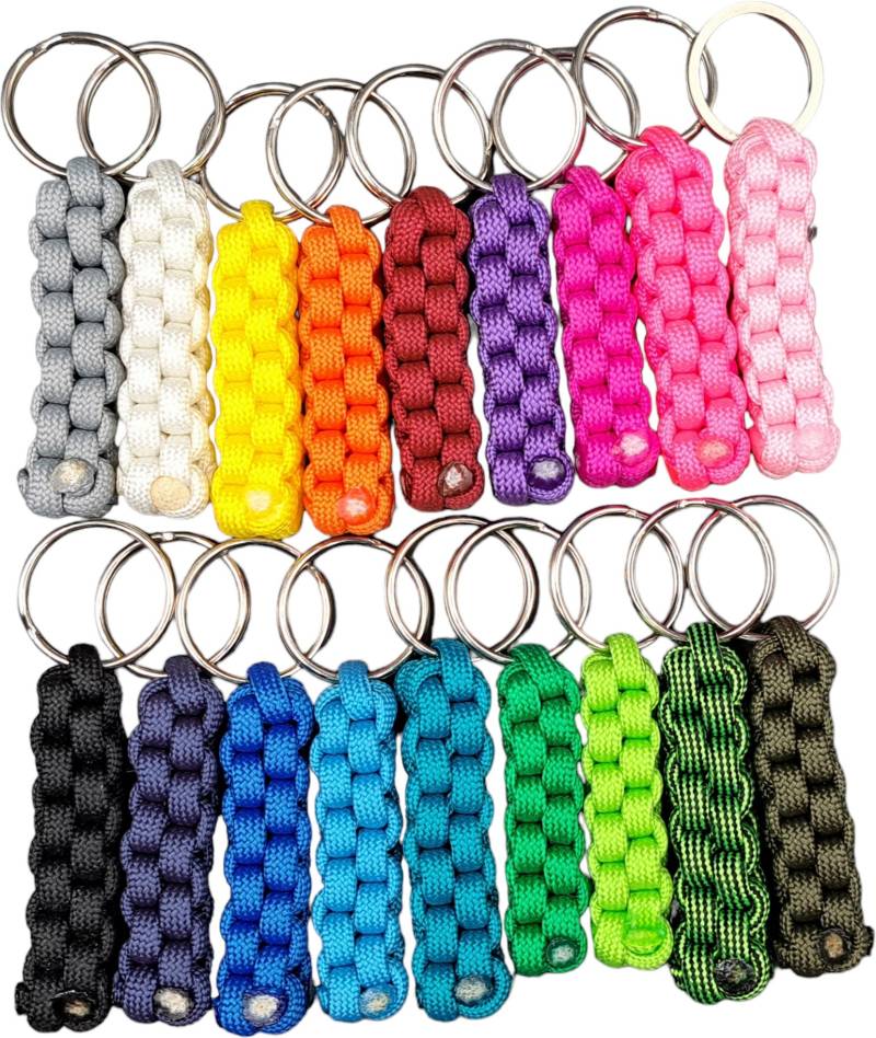 Handgefertigter Unifarbener Paracord-Schlüsselanhänger - Eckig, 5 cm Lang Ein Unikat Nach Ihrem Wunsch von Bastelland24
