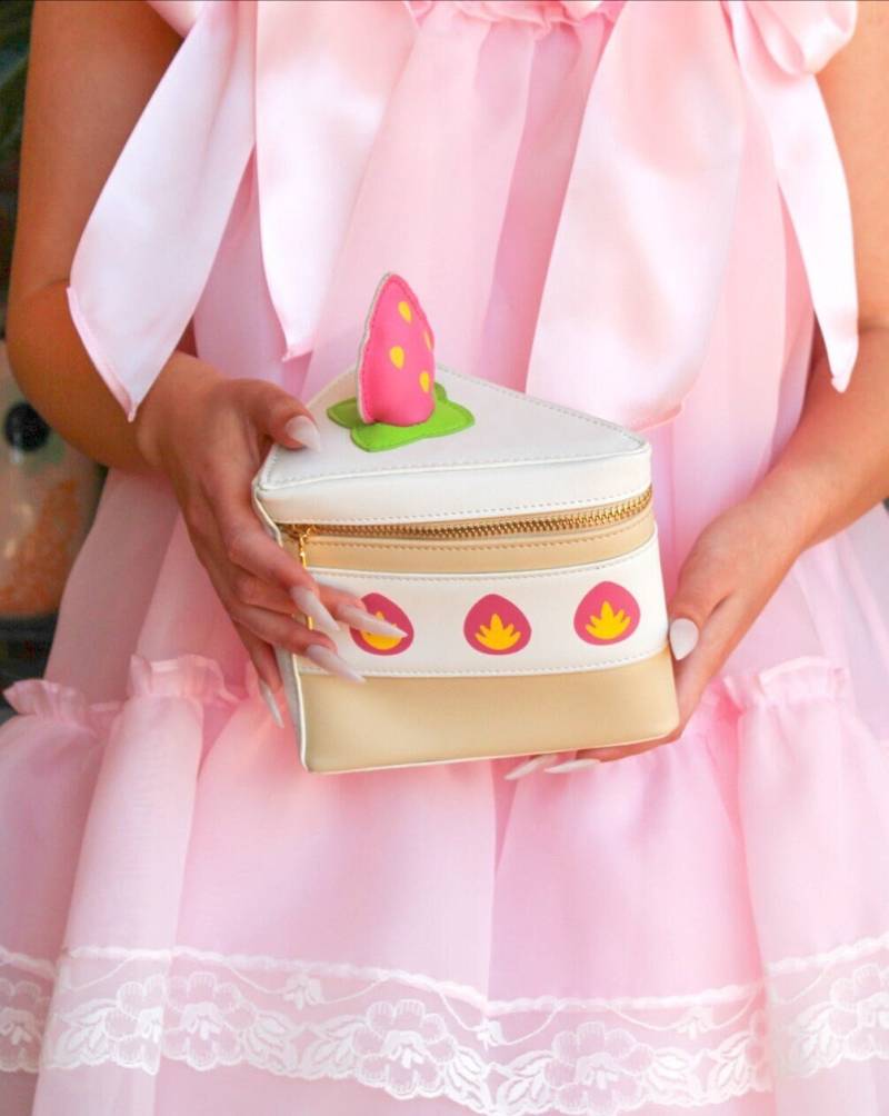 Erdbeerkuchen Clutch Erdbeerkuchen Clutch von BasuraGang