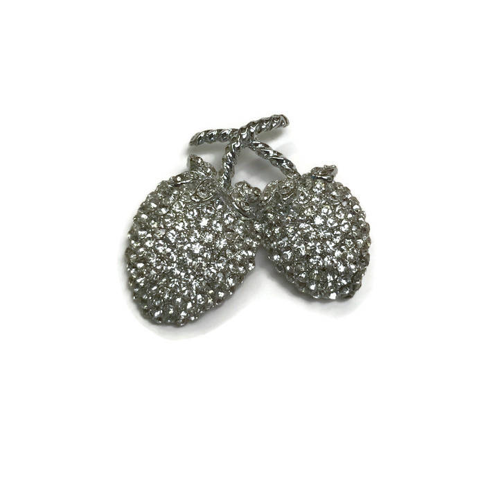 Signierte Weiss Brosche, Vintage Strass Erdbeer Modeschmuck von BatCityVintage