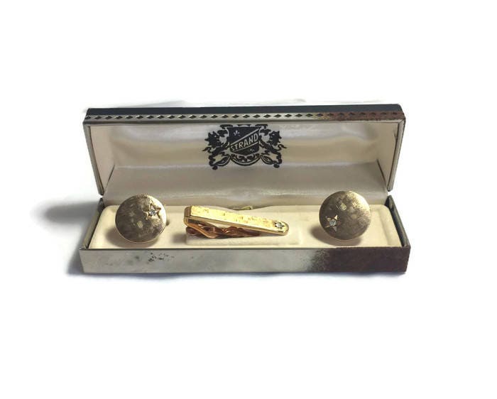 Vintage Swank Manschettenknüpfe Und Krawattenstange, Gentlemans Zubehör Set in Original Box, Goldton Atomic Starburst Krawattenleiste von BatCityVintage