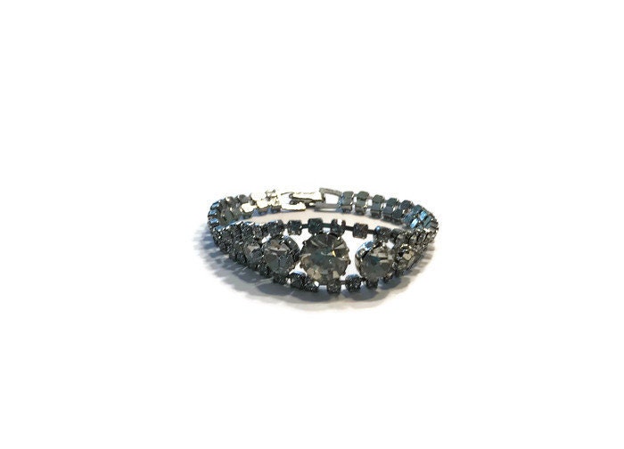 strass Tennis Armband, Signiertes Weiss Hochzeit Brautschmuck, Trachtenschmuck von BatCityVintage