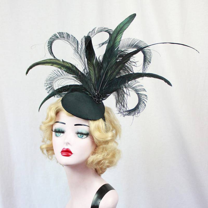 Schwarzer Kopfschmuck - Pfauenfeder Fascinator Cocktail Hut Showgirl Ascot Rassen Kentucky Derby Schwarzer Kopfschmuck - Pfauenfeder Fascinator Cocktail Hut Showgirl Ascot Rassen Kentucky Derby von BatcakesCouture