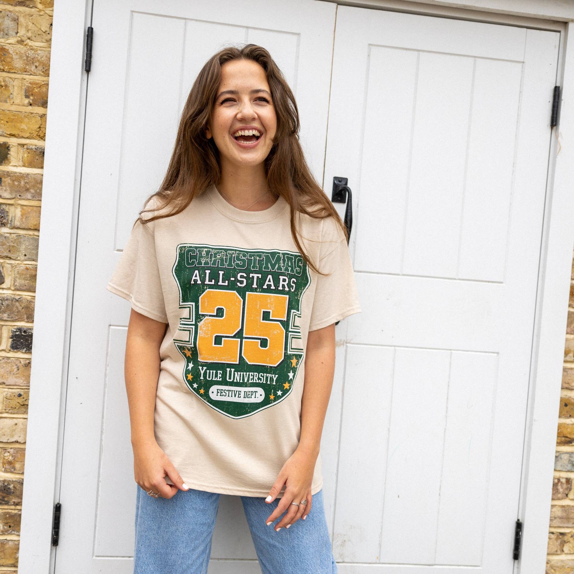 All Stars Damen Varsity Weihnachts T Shirt in Sand von Batch1UK