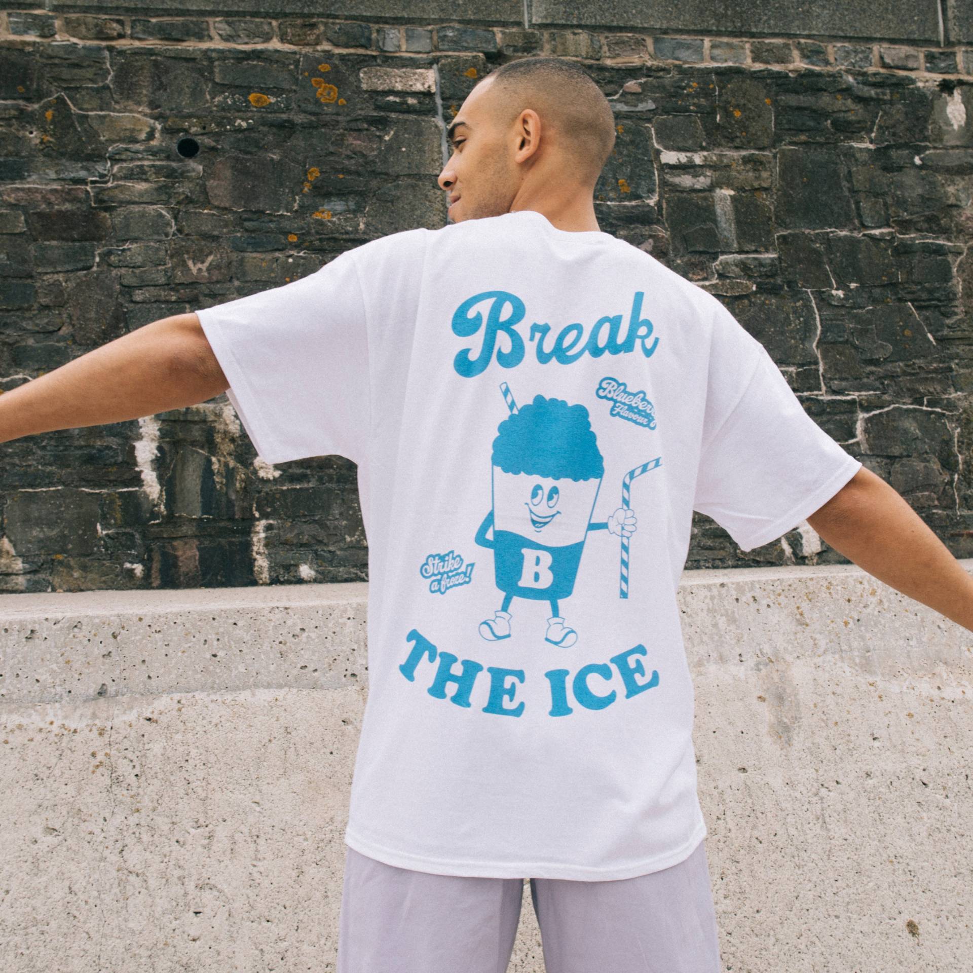 Break The Ice Herren T-Shirt Mit Slush Drink Grafik von Batch1UK