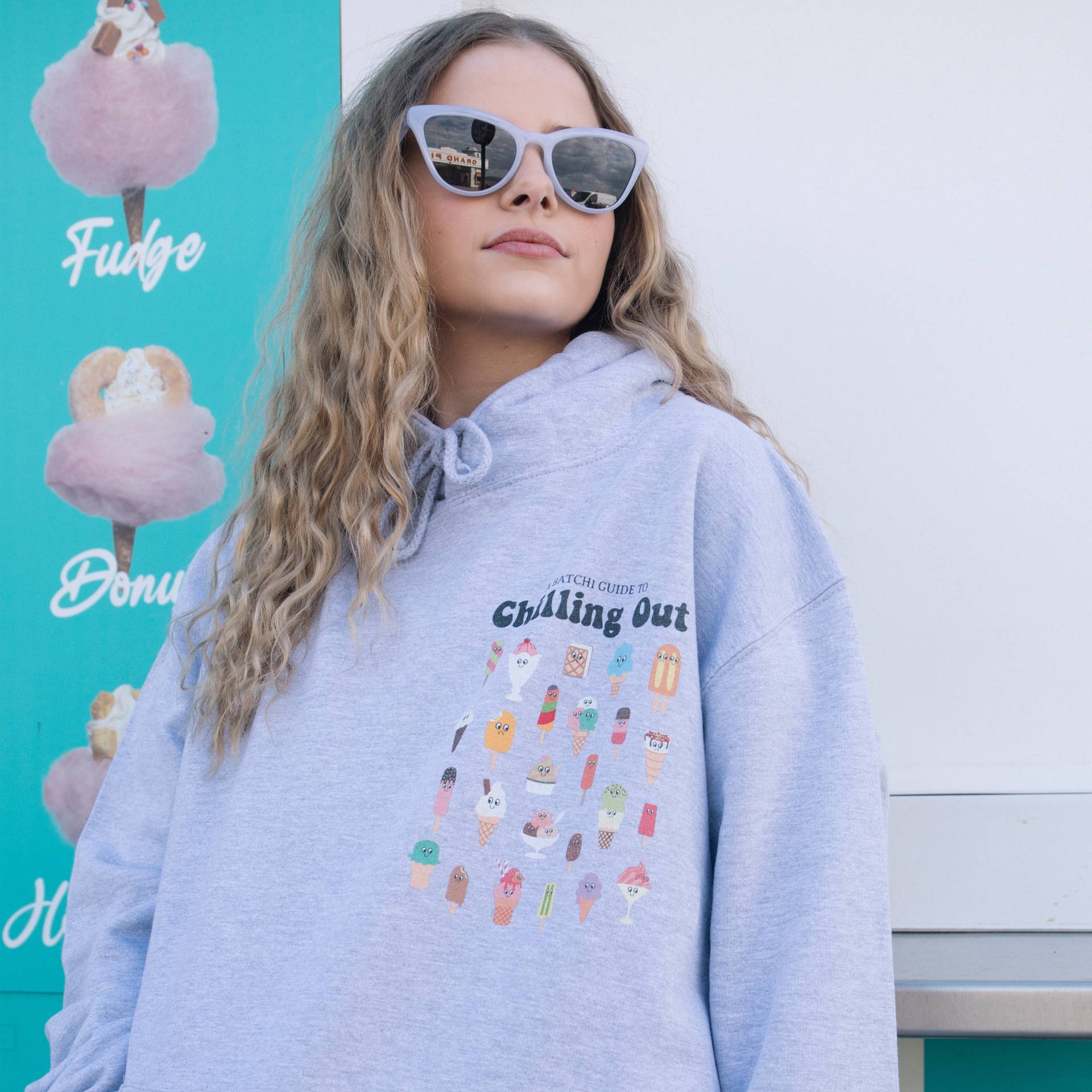 Chilling Out Damen Ice Cream Guide Hoodie von Batch1UK