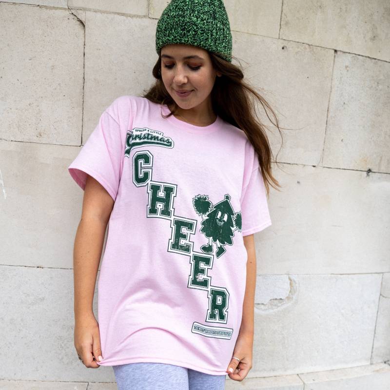 Christmas Cheer Damen Varsity Style Weihnachten T-Shirt in Rosa von Batch1UK
