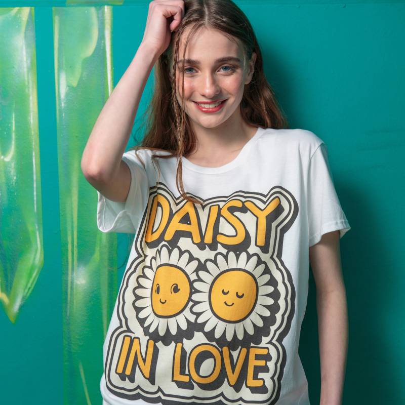 Daisy in Love Damen Slogan T-Shirt von Batch1UK