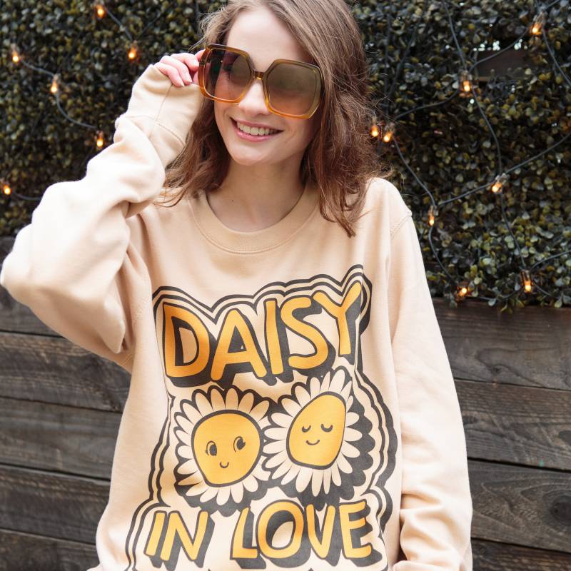 Daisy in Love Damen Spruch Sweatshirt von Batch1UK