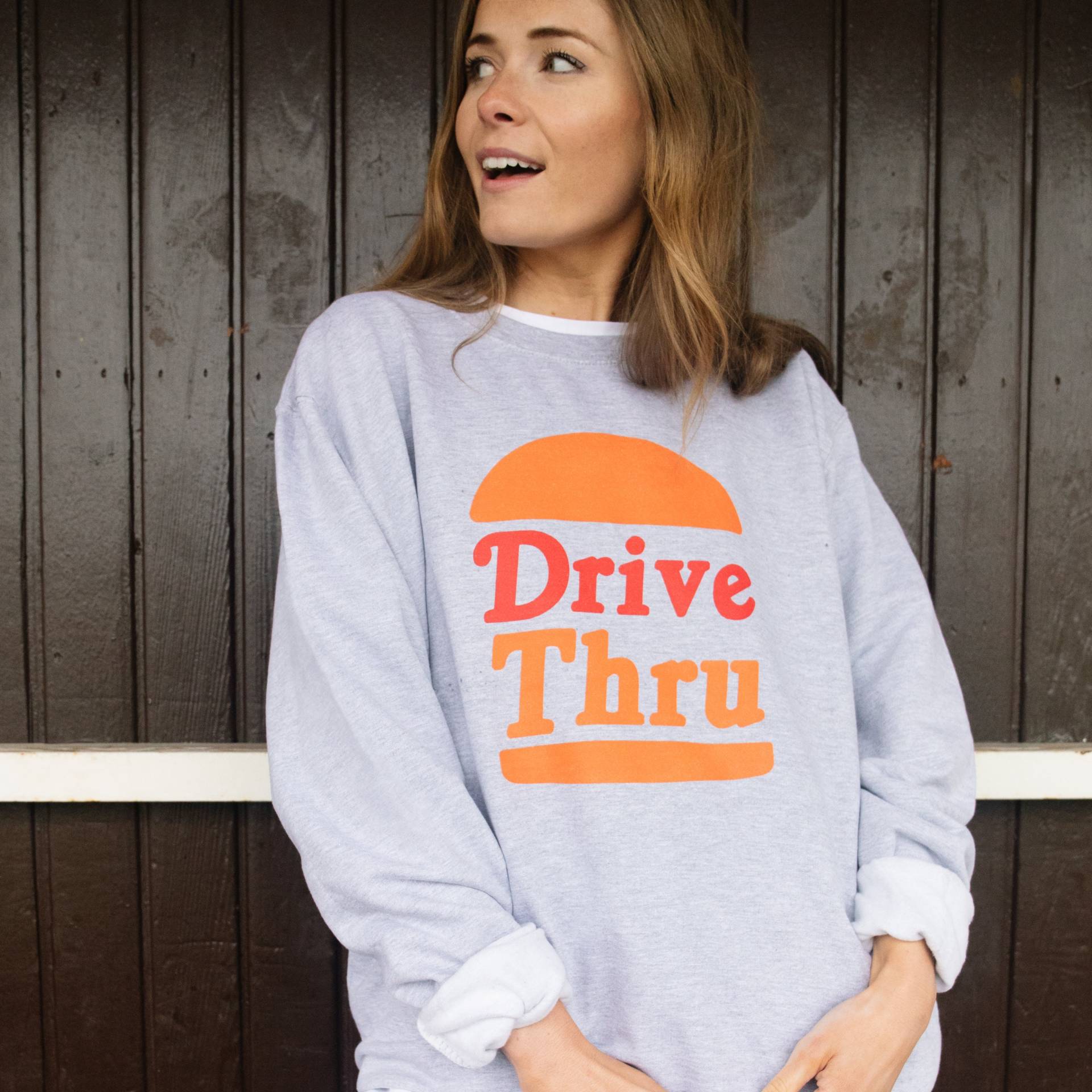 Drive Thru Damen Spruch Sweatshirt Mit Burger Grafik von Batch1UK