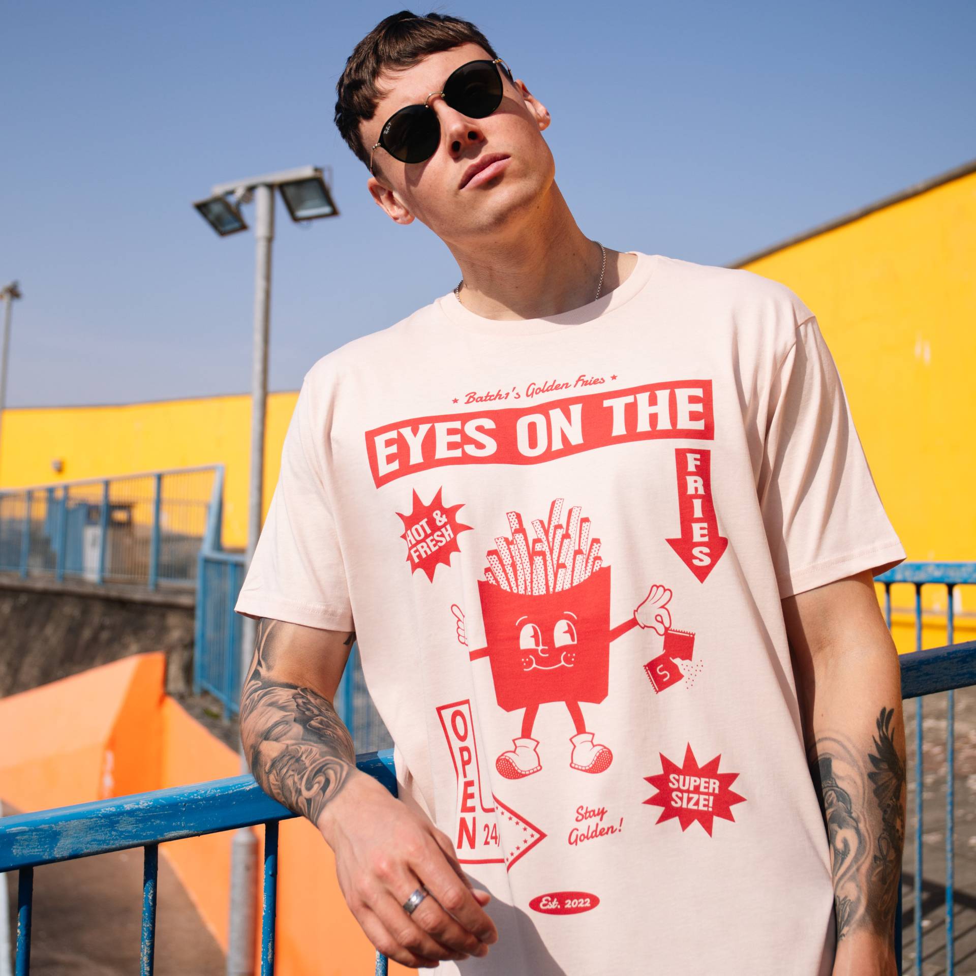 Eyes On The Fries Herren Grafik T-Shirt von Batch1UK