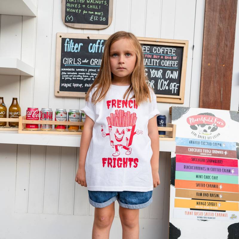 French Frights Mädchen Slogan-T-Shirt von Batch1UK