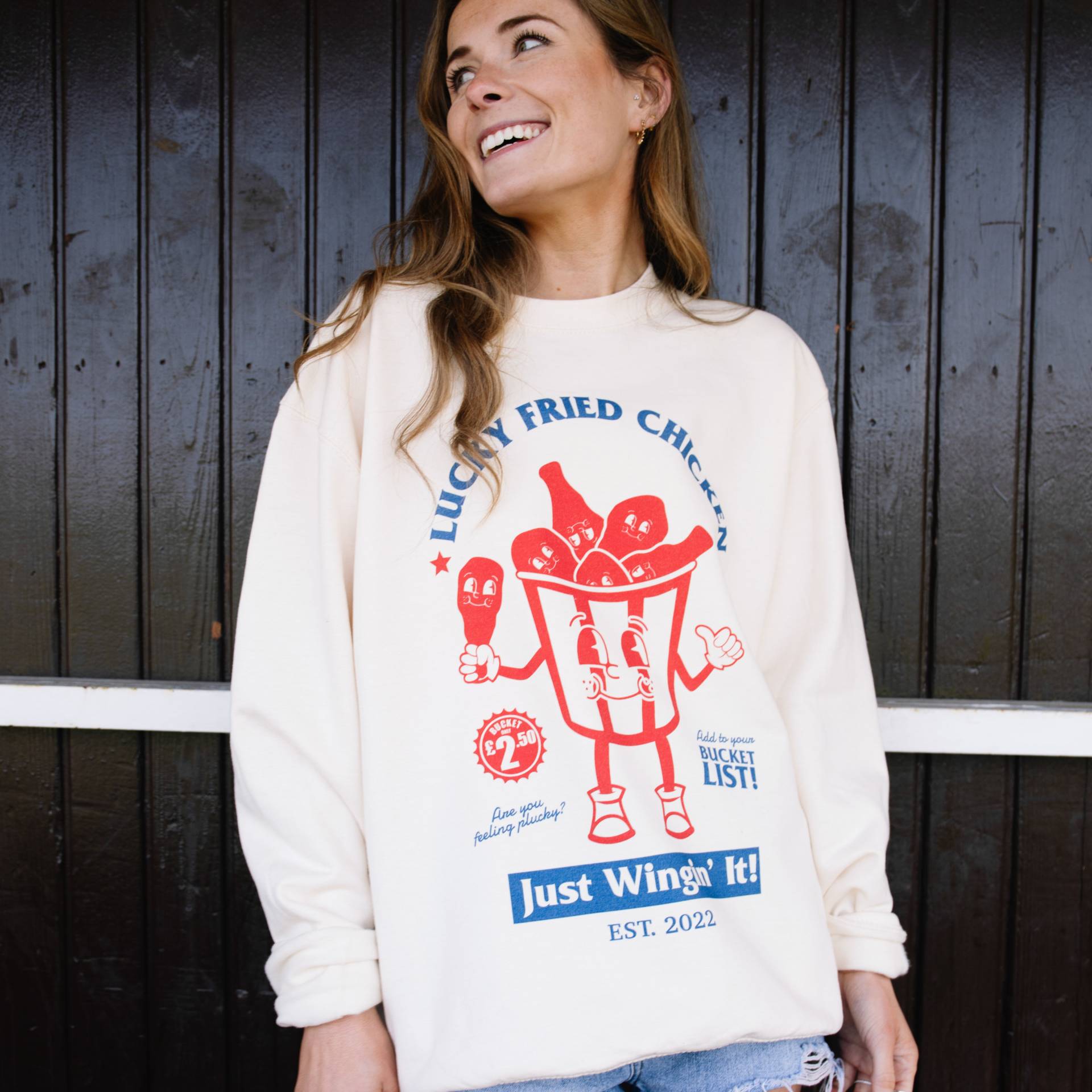 Glückliches Frittiertes Huhn Damen Grafik Sweatshirt von Batch1UK