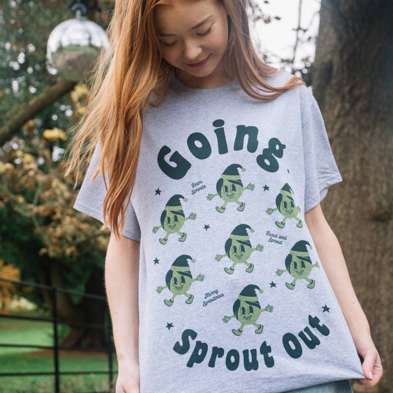 Going Sprout Out Damen Weihnachten T-Shirt von Batch1UK