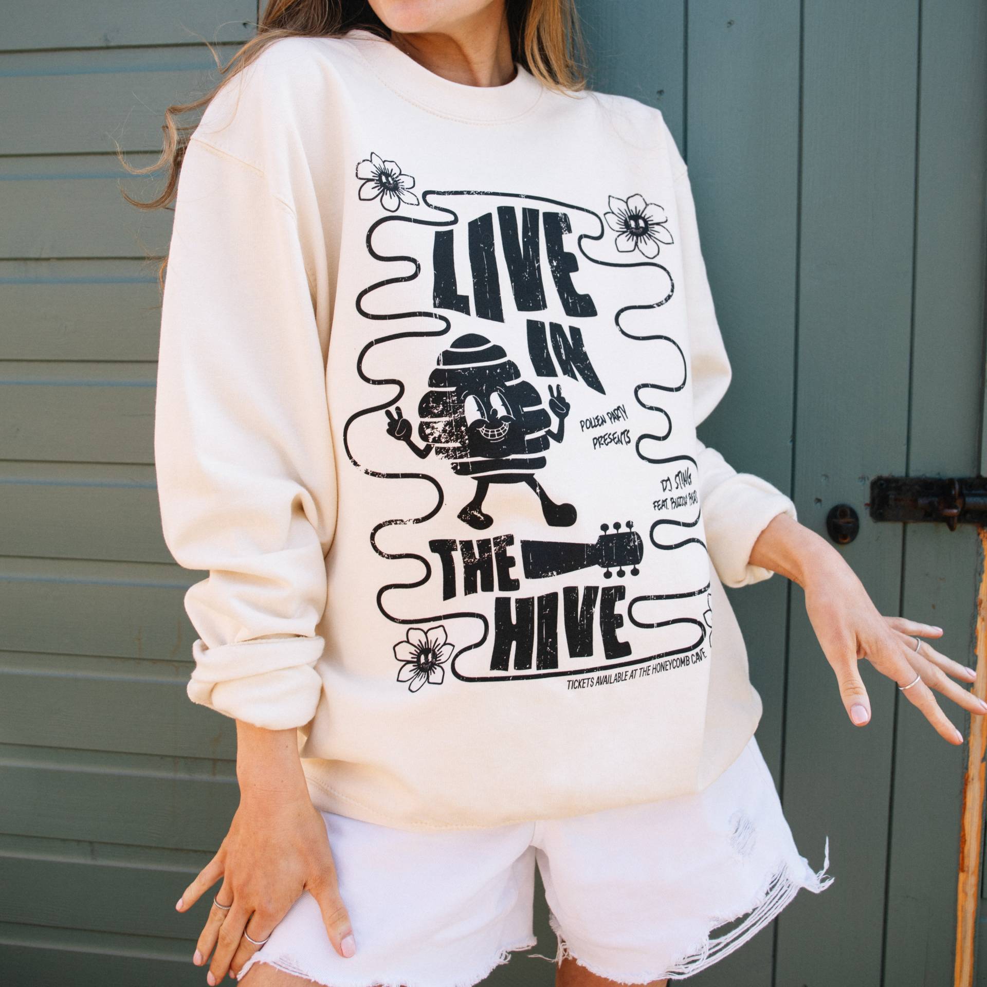 Live in The Hive Damen Festival Sweatshirt von Batch1UK