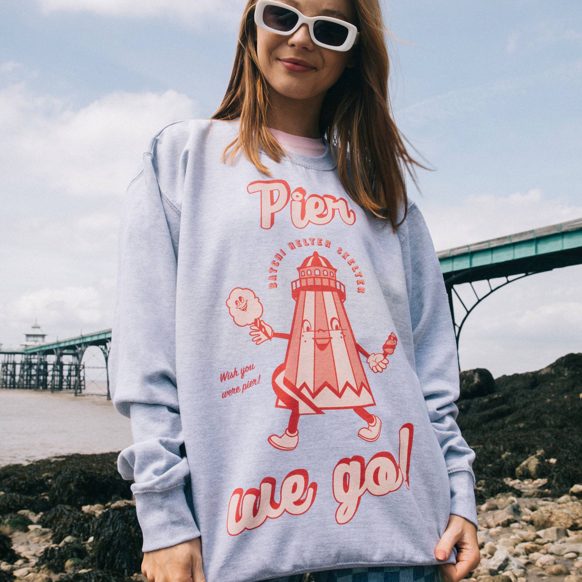 Pier We Go Damen Spruch Sweatshirt Mit Funfair Grafik von Batch1UK