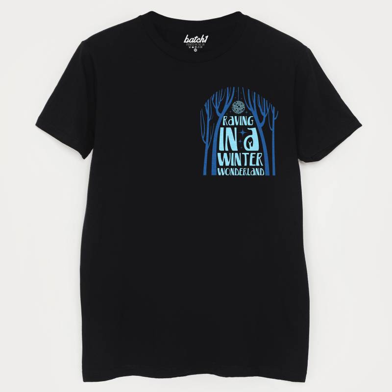 Raving in A Winter Wonderland Herren Spruch T-Shirt von Batch1UK
