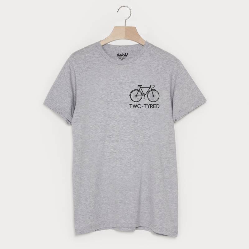 Two Tyred Herren Cycling Slogan T Shirt von Batch1UK