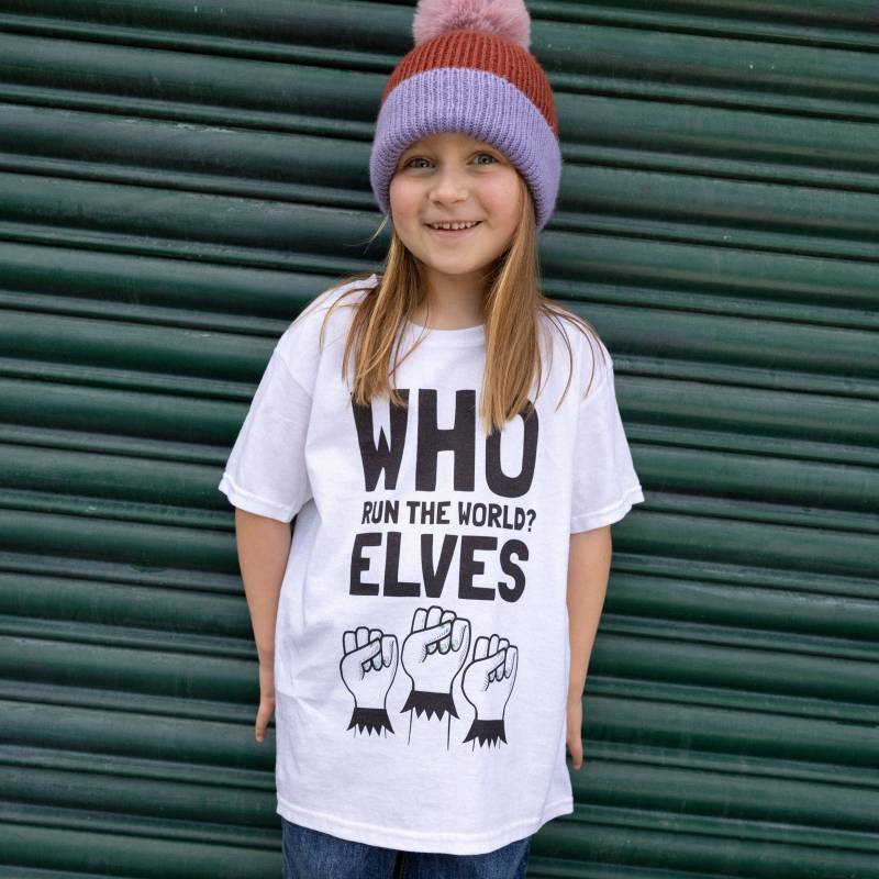 Who Run The World Elfen Mädchen Weihnachts T-Shirt in Weiß von Batch1UK