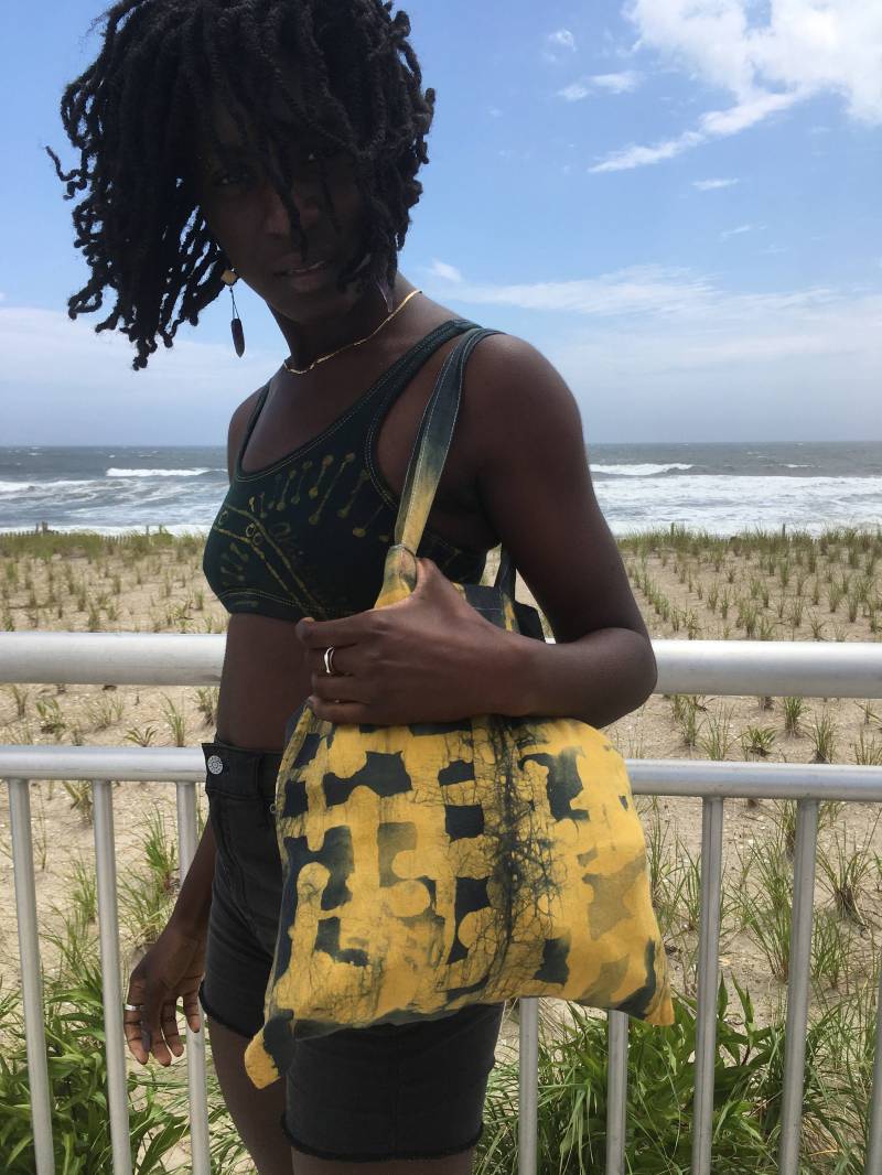 Erde-stadt Batiktasche. Bimb0009 von BatikArtsStudio