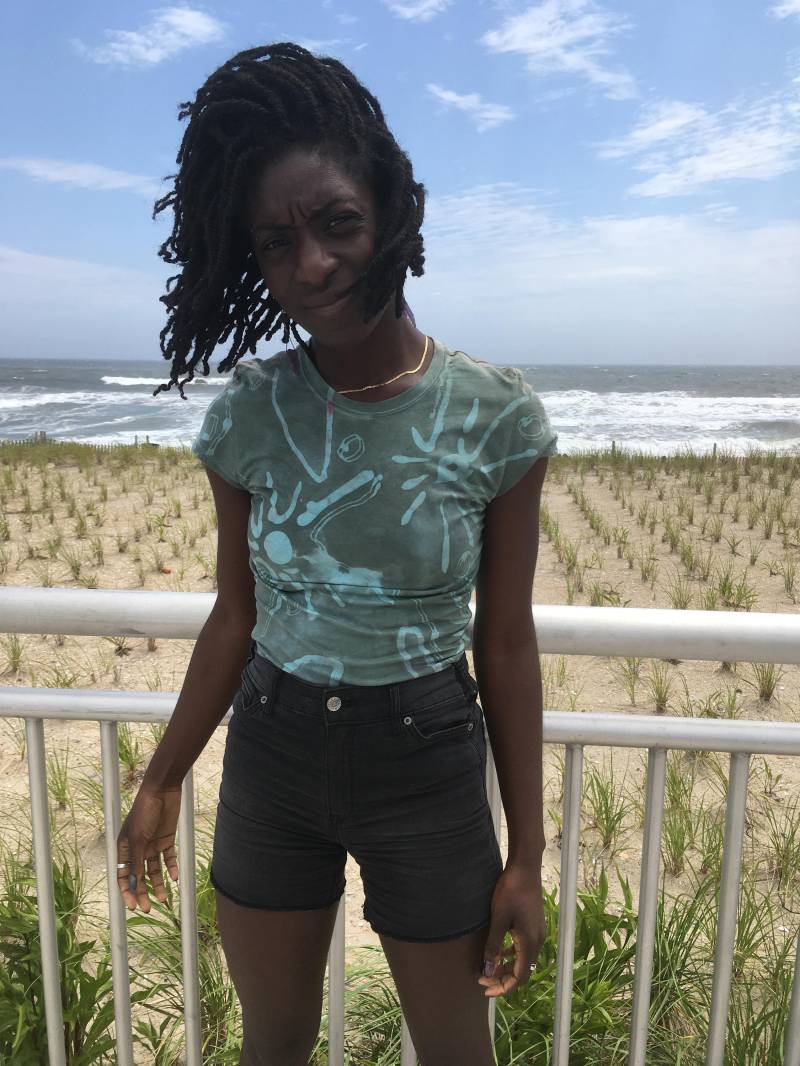 Misty - Batik Auf Baumwolle Spandex Eines Eine Art T Shirt Handmade Bit 0009 von BatikArtsStudio