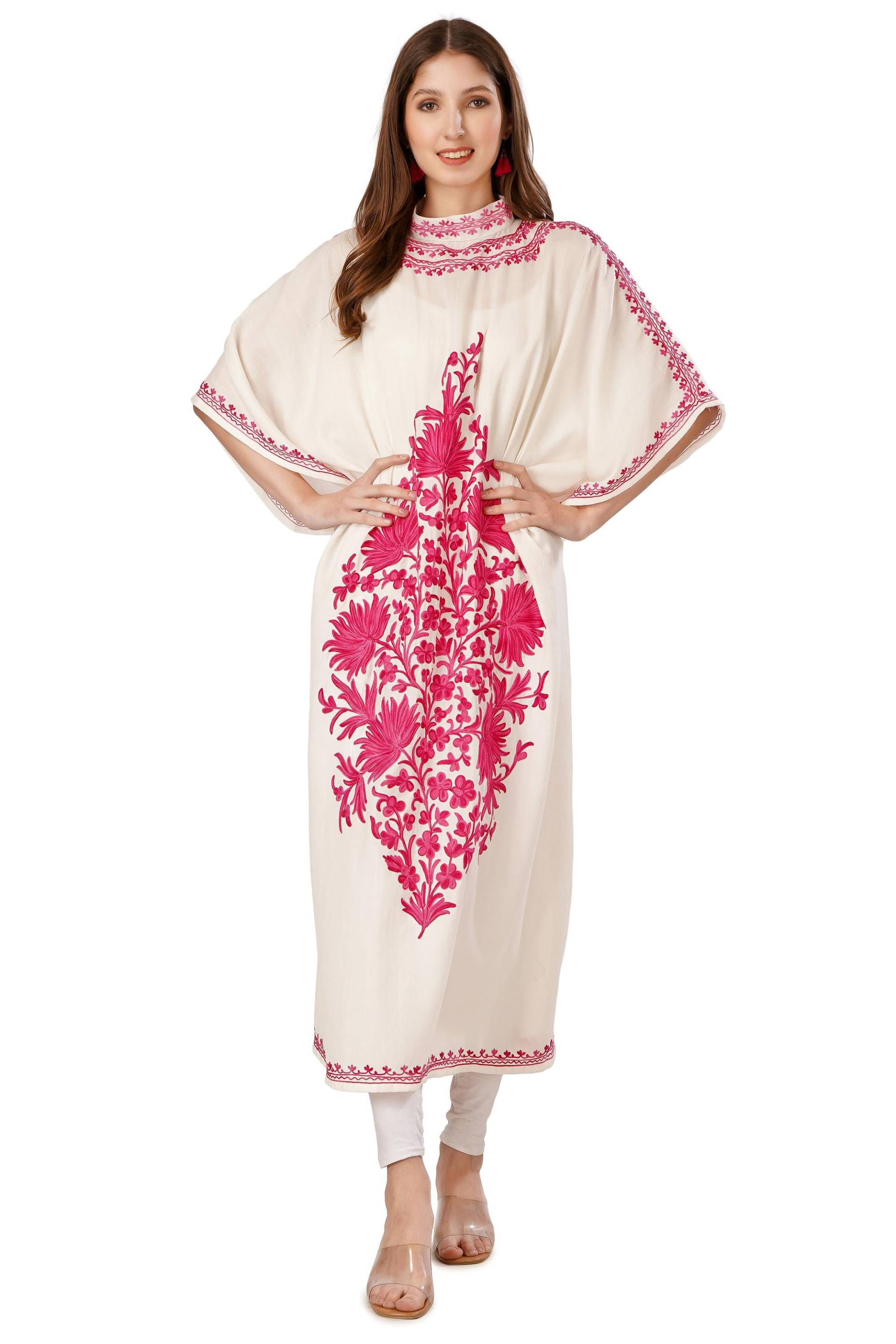 Kashmiri Aari Bestickter Wolle Kaftan Kleid Pink Floral, Boho Maxi Kashmiri Aari Bestickter Wolle Kaftan Kleid Pink Floral, Boho Maxi von BatinHandicrafts