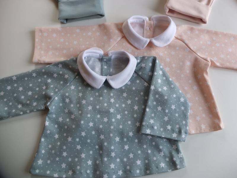 Bluse-Brauerei Aus Bio-Baumwoll-Interlock Jersey, Rosa Oder Blau Bedruckt Sterne, Weißer Kragen. Baby 3-6-9 Monate von Batistine