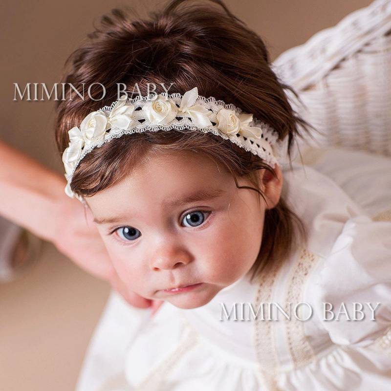 Vintage Taufhaarband Baby Mädchen Taufe Outfit, Spitzenrosen von BattesimoLove