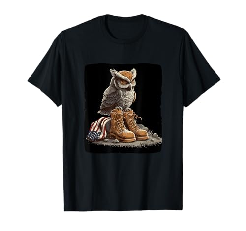 Militärstiefel mit tragischer Eule Kostüm für Damen und Herren T-Shirt Militärstiefel mit tragischer Eule Kostüm für Damen und Herren T-Shirt von Battlefield Owl Outfit