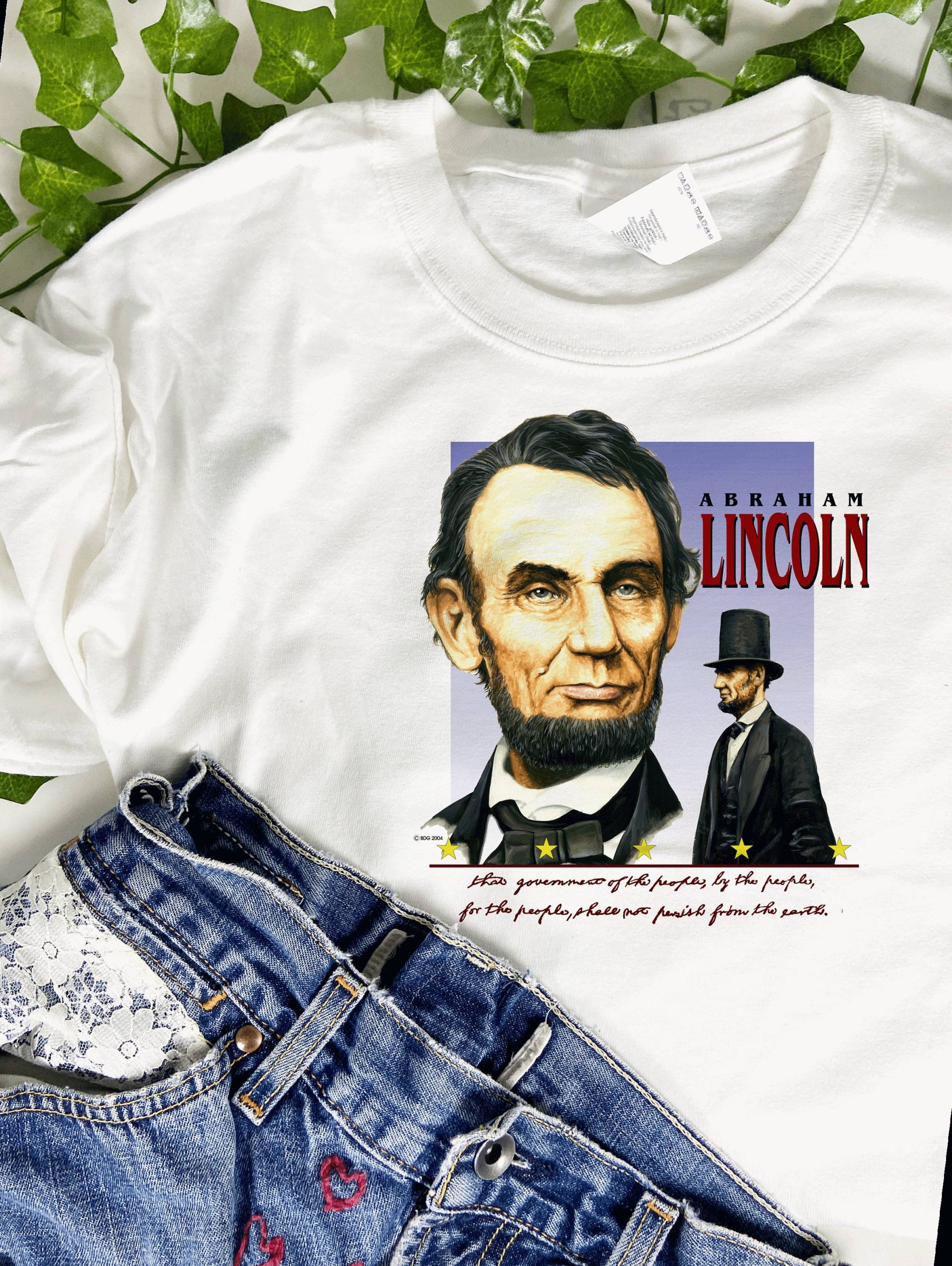 Civil War T Shirt Abraham Lincoln Gettysburg Address Original Art T-Shirt Civil War T Shirt Abraham Lincoln Gettysburg Address Original Art T-Shirt von BattlefieldDryGoods