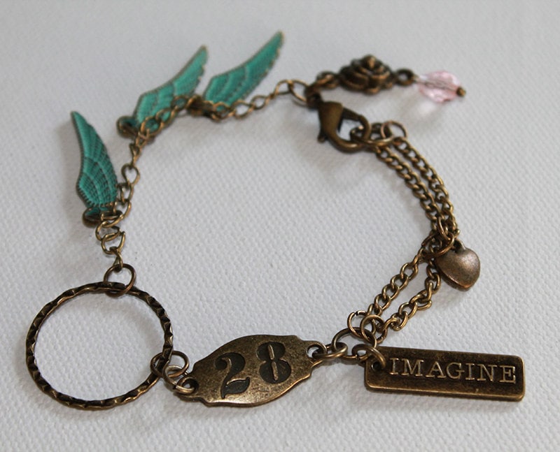 Charm Armband - Boho Vintage-Stil Flügel Charms Stellen Sie Sich Vor Charme Jahrgang Gold Unikat Charm Armband - Boho Vintage-Stil Flügel Charms Stellen Sie Sich Vor Charme Jahrgang Gold Unikat von BaublesAndWhatnots