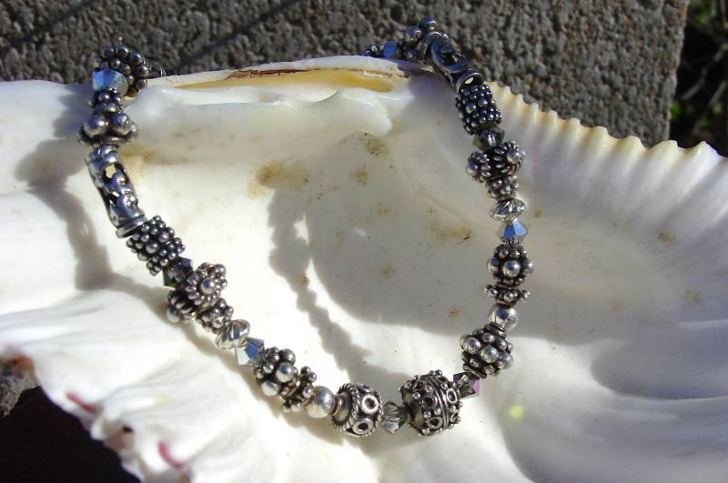 Bali Sterling Silber, Poliert Silber Und Swarovski Kristall Perlen Armbänder, Armband von BaublesHandcrafted