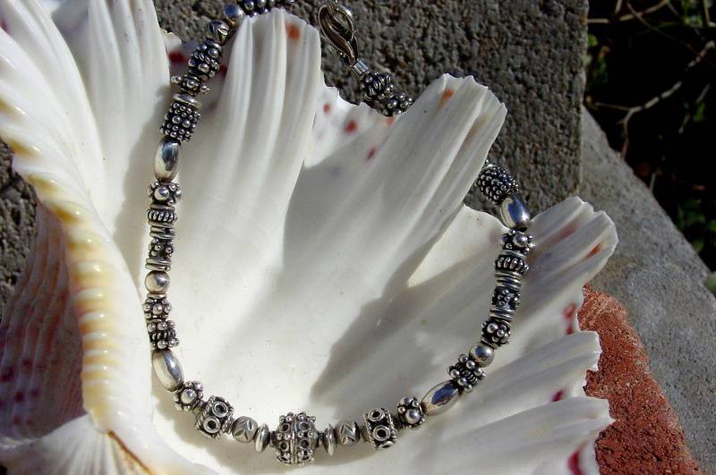 Bali Sterling Silber Armband, Poliertes Perlen Armband von BaublesHandcrafted