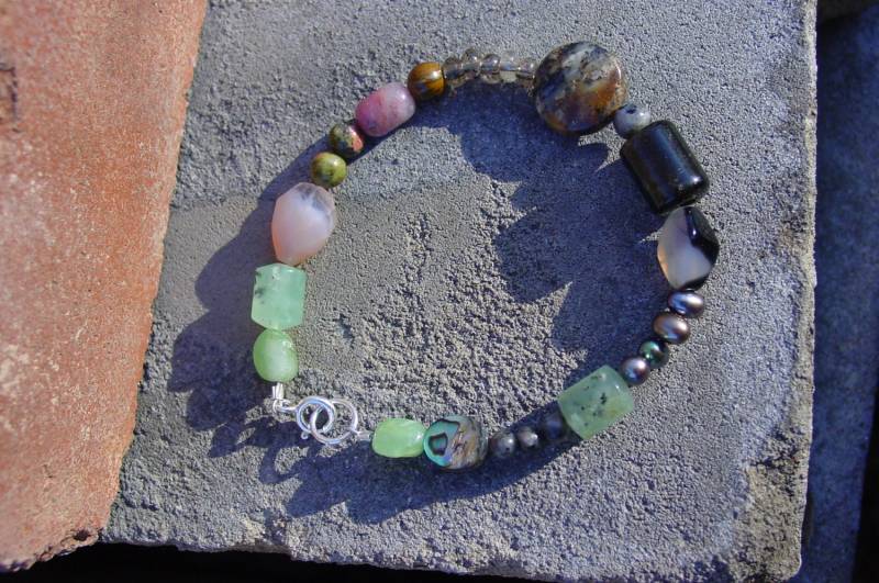 Bourgeois Boho Armband Crazy Lace Achat, Goldener Obsidian, Chrysopras, Rosaquarz, Rhodonit, Bronzit, Unakit, Labradorit von BaublesHandcrafted