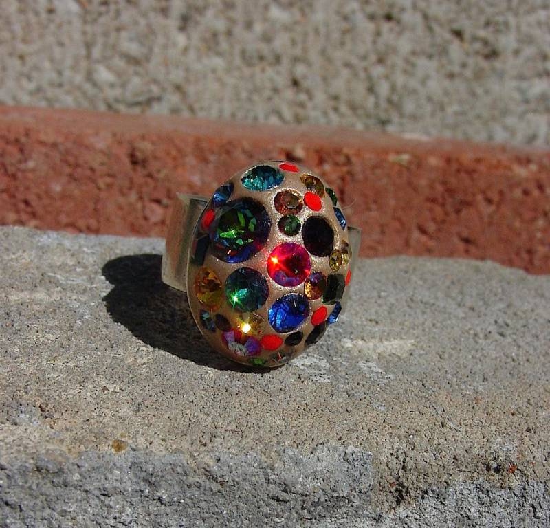 Multi Farbe Swarovski Kristall Chaton Und Crystal Clay Gold Verstellbarer Ring, Asiatisch Inspirierter Kristallring, Swarovski-Kristallring, Bling von BaublesHandcrafted