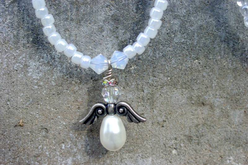 Swarovski Engel Halskette, Weihnachtsengel Perlen Kristall, Und Zinn Halskette von BaublesHandcrafted