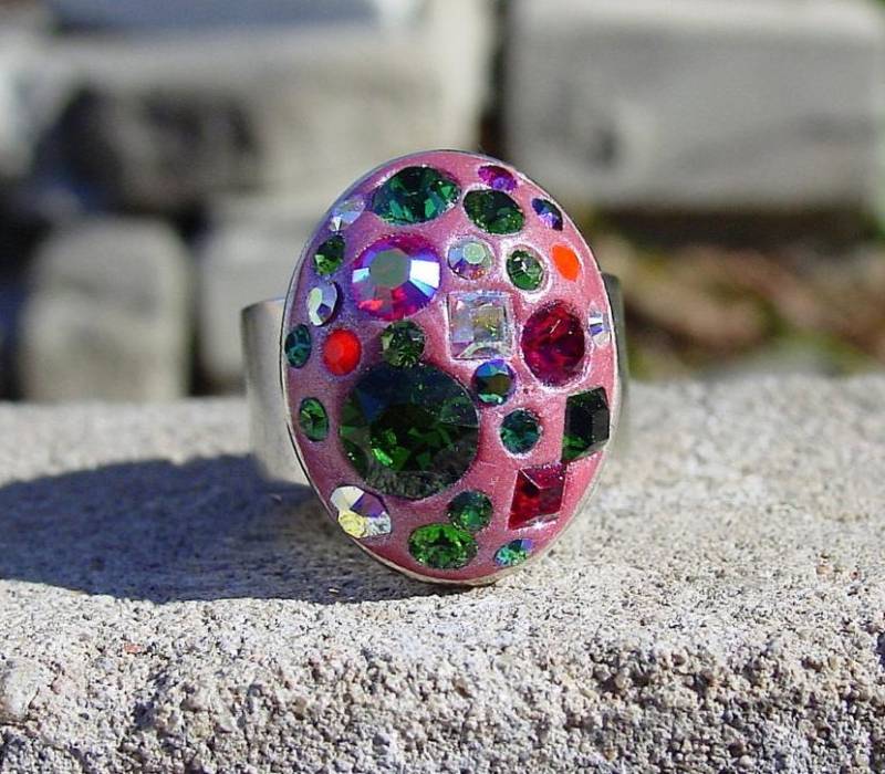 Weihnachten Bling Ring, Swarovski Kristall Chaton Versilberter Zinn Statement Cocktail Rot Und Grün Ring von BaublesHandcrafted