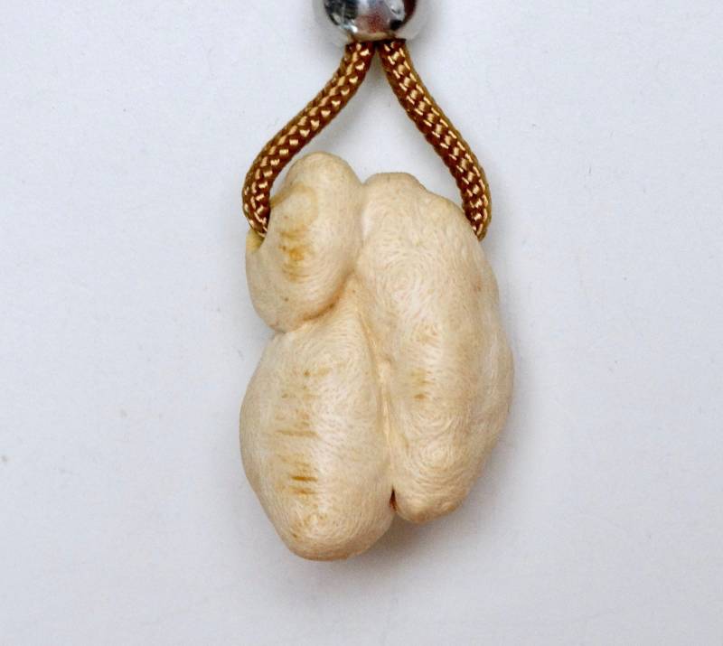 Buche - Sehr Edle Baumperle Der Buche Aus Frischholz An Halskette Paracord Schnur Vegan Maserknolle Glücksbringer von Baumperlen