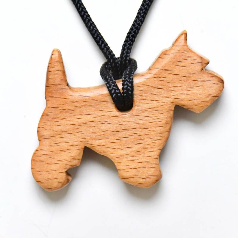 Handgefertigtes Westie Amulett Hund West Highland White Terrier Unikat Hunde Anhänger Hündchen Holz Schmuck Halskette Kette Buche Geölt von Baumperlen