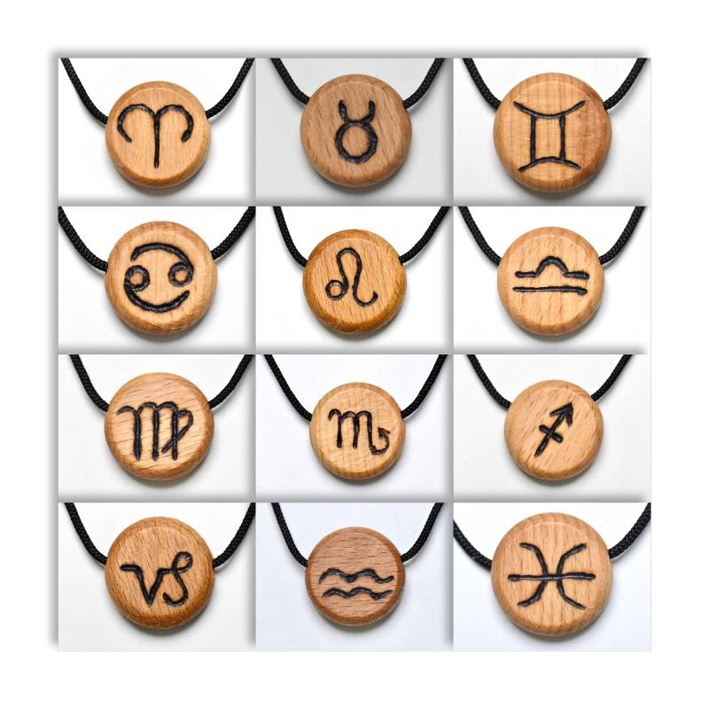 sternzeichen Amulett Aus Buchenholz Hartholz Mit Von Hand Gebranntem Tierkreiszeichen Anhänger Holzschmuck Buche Auswahl 12 von Baumperlen