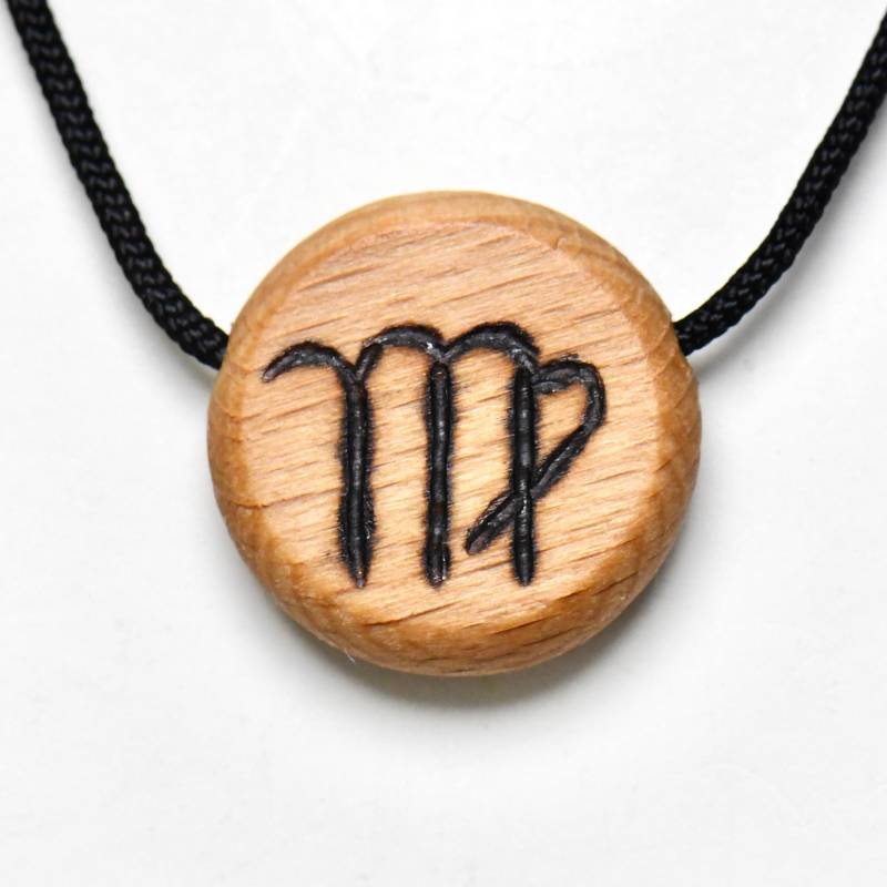 sternzeichen Jungfrau Virgo Amulett Aus Buchenholz Hartholz Mit Von Hand Gebranntem Tierkreiszeichen Anhänger Holzschmuck Buche von Baumperlen